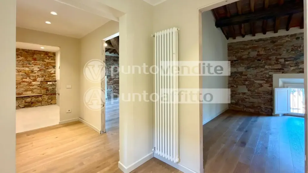 Esik - Restored Apartment with Lift in Lucca