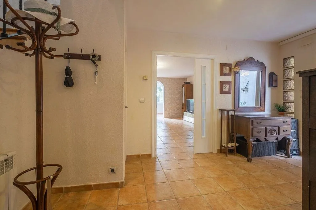 Esik - Luxury House with Garden in Salou