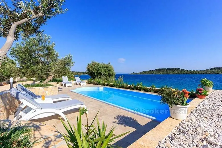 Piscina - Contemporary Villa with Pool in Trogir