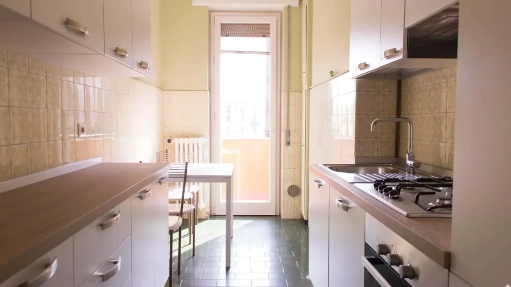 Cuisine - Modern Studio with Balcony in Milan