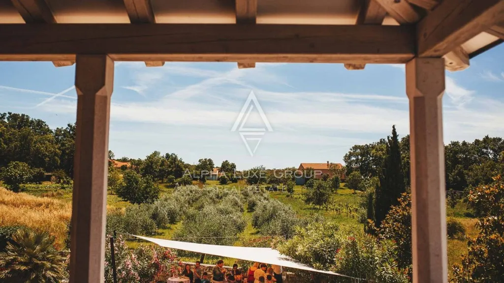 Terrasse - Modern Villa with Expansive Garden in Rovinj