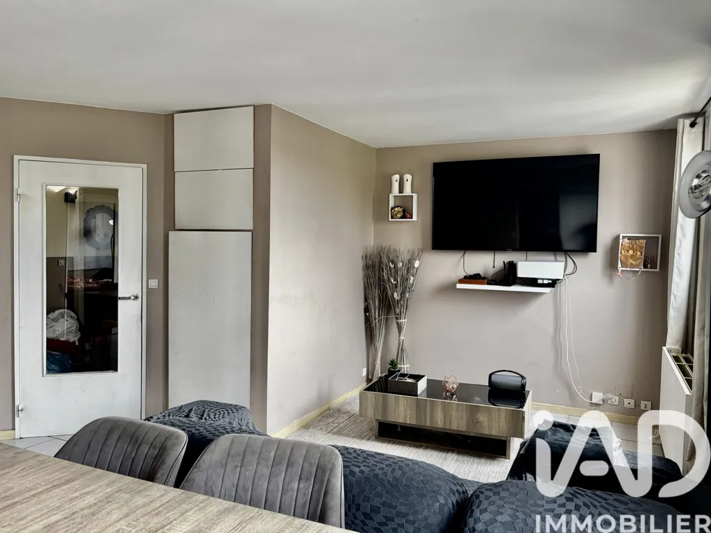 Séjour - Duplex avec Terrasse au Dernier Étage à Cergy