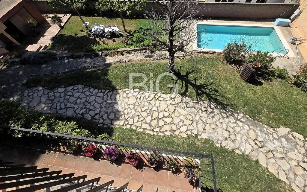 Õhuvaade - Chalet with Pool and Terrace in Mataró