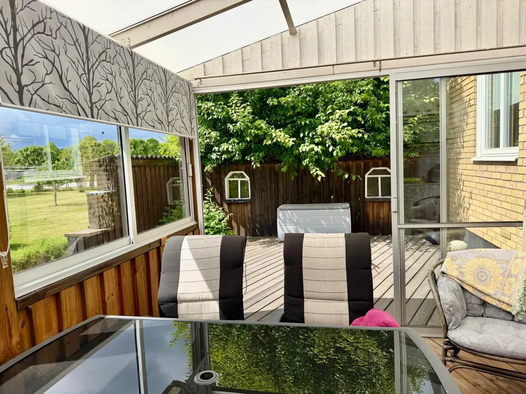 Terrass - Well-Maintained Villa with Mountain View in Jönköping