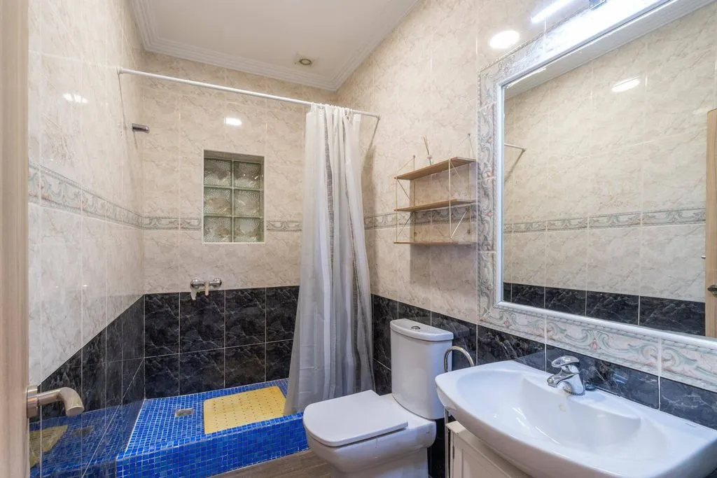 Bathrooms - Luxury Villa with Pool in Torrevieja