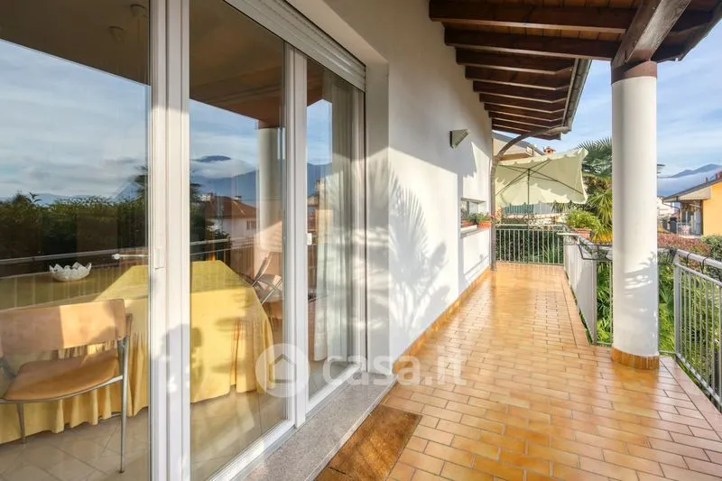 Terraza - Villa with Lake View in Verbania