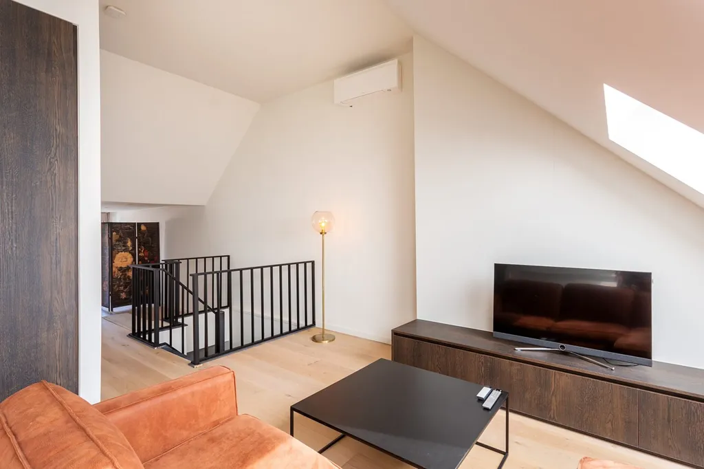 Séjour - Penthouse Rénové avec Terrasse dans le Zuid d'Anvers