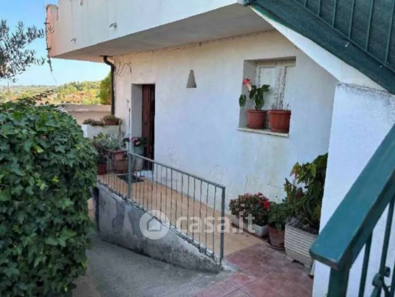 Pièces - Three-Bedroom Apartment with Balcony in Montepaone