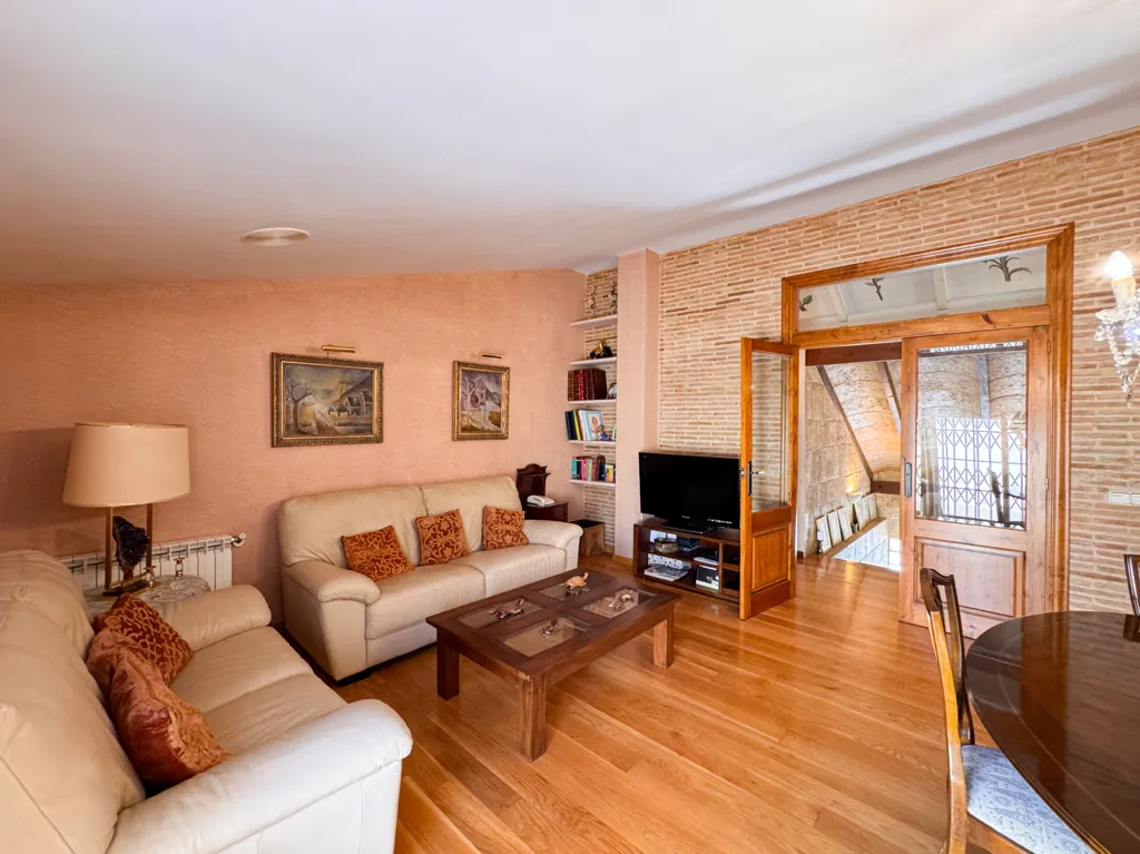 Elutuba - Rustic Chalet with Olive Grove in Segorbe