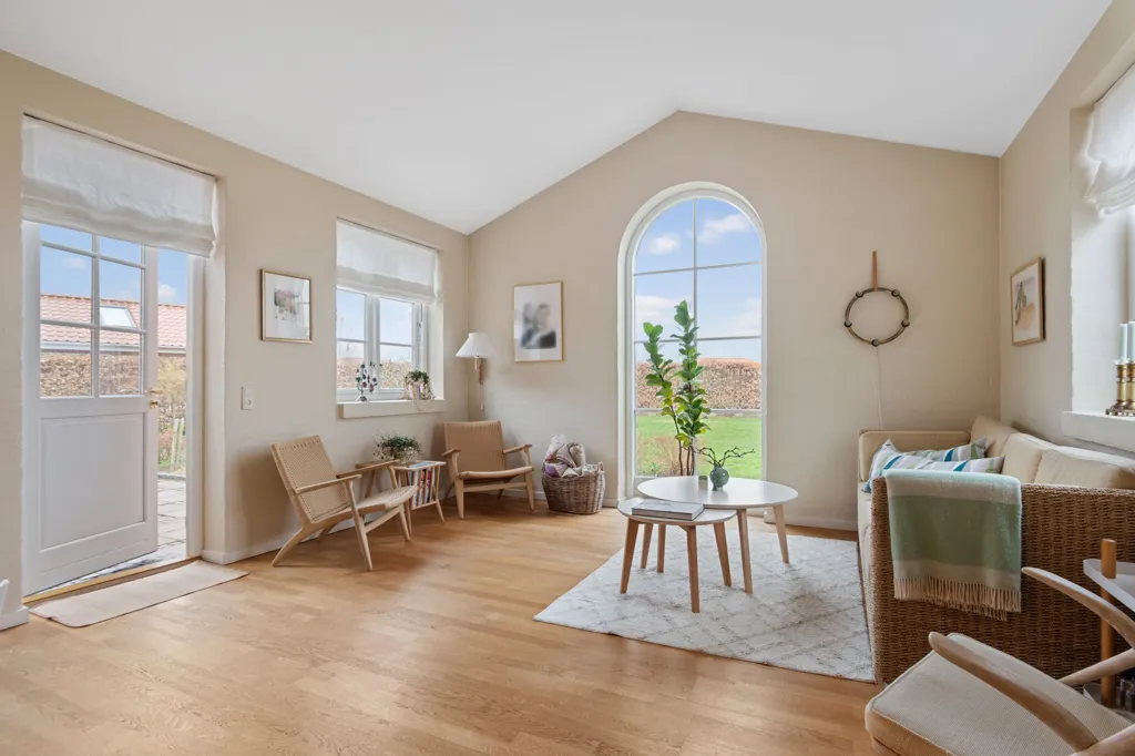 Elutuba - Classically Designed House with Garden in Svogerslev