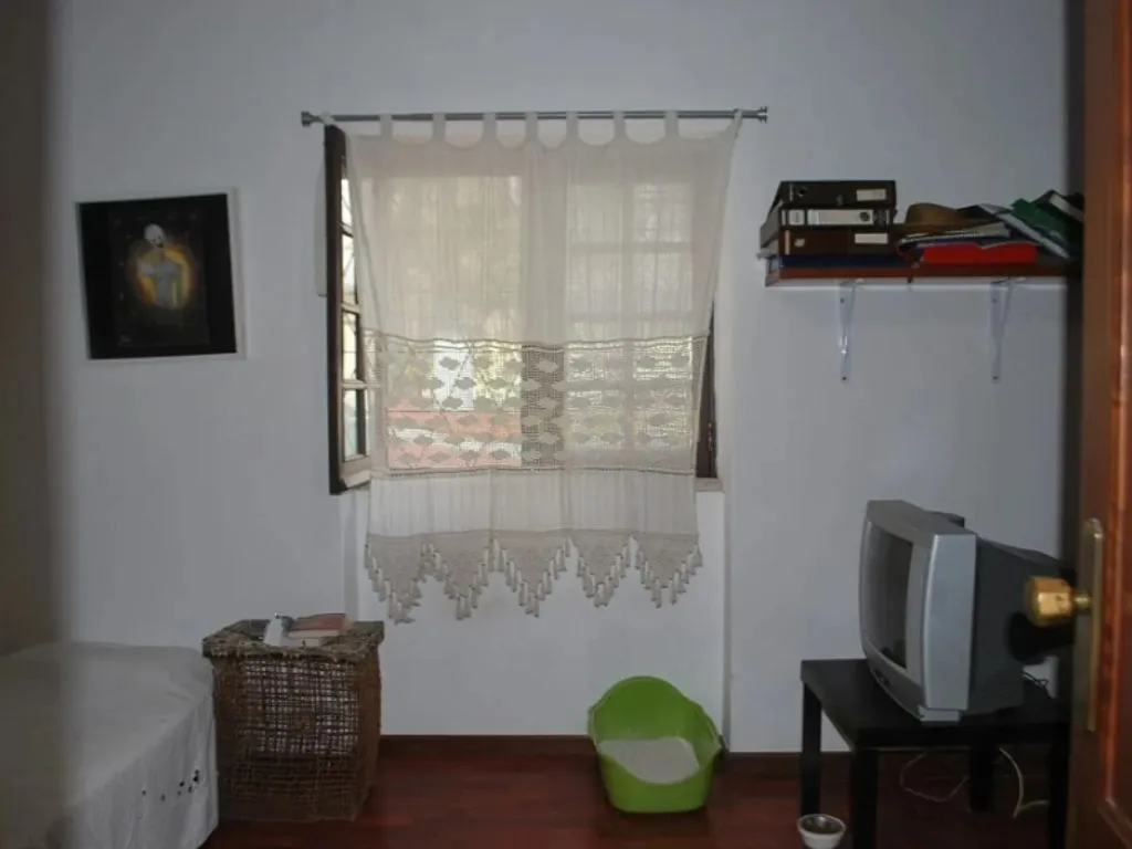 Magamistoad - Semi-Detached House with Good Light in Almada