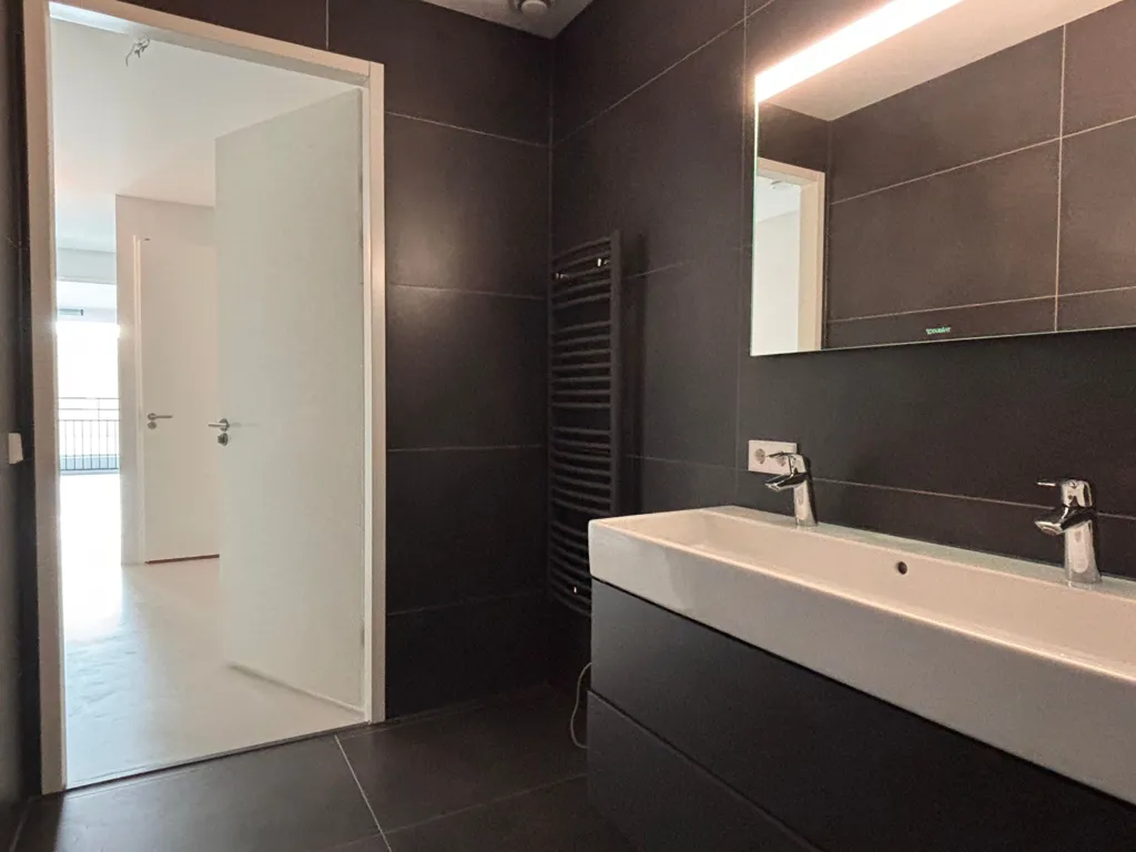 Vannitoad - Modern Apartment with Balcony in Amsterdam