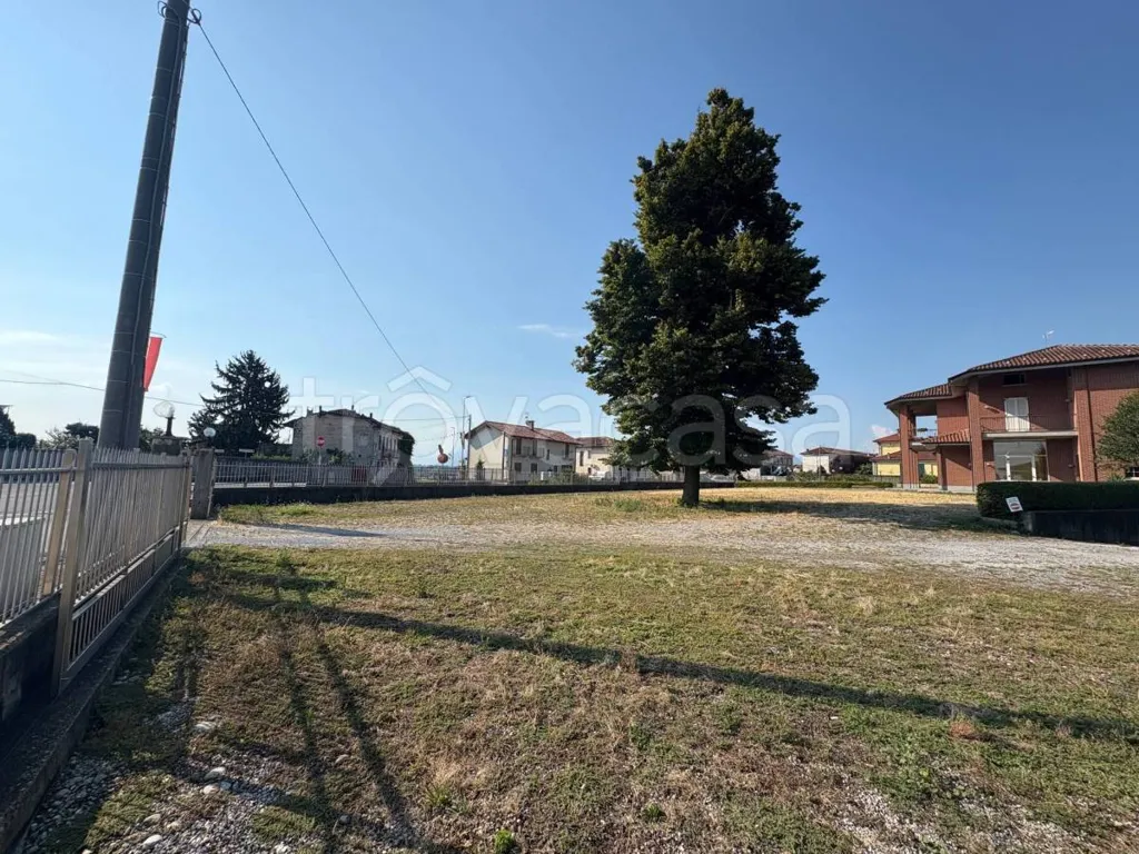 Jardin - Bifamiliar Villa with Commercial Space in Fossano