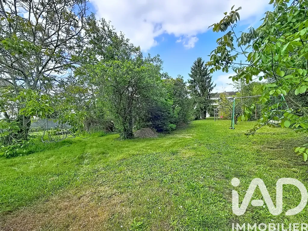 Aed - House with Large Garden in Ermont