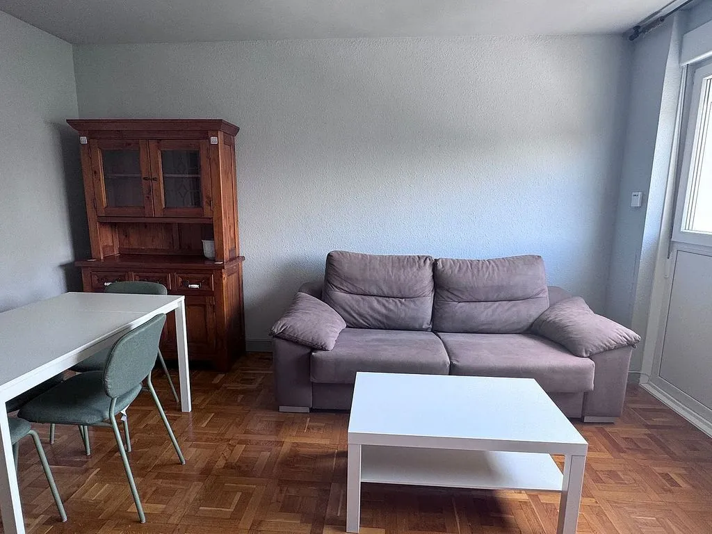 Soggiorno - 1-Bed Apartment with West View in Pamplona
