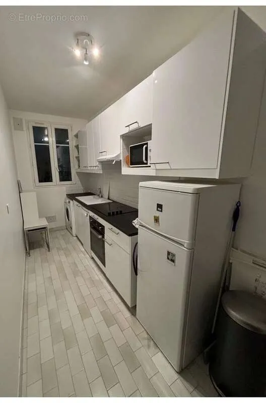 Cuisine - Appartement de 2 Pièces avec Ascenseur à Boulogne