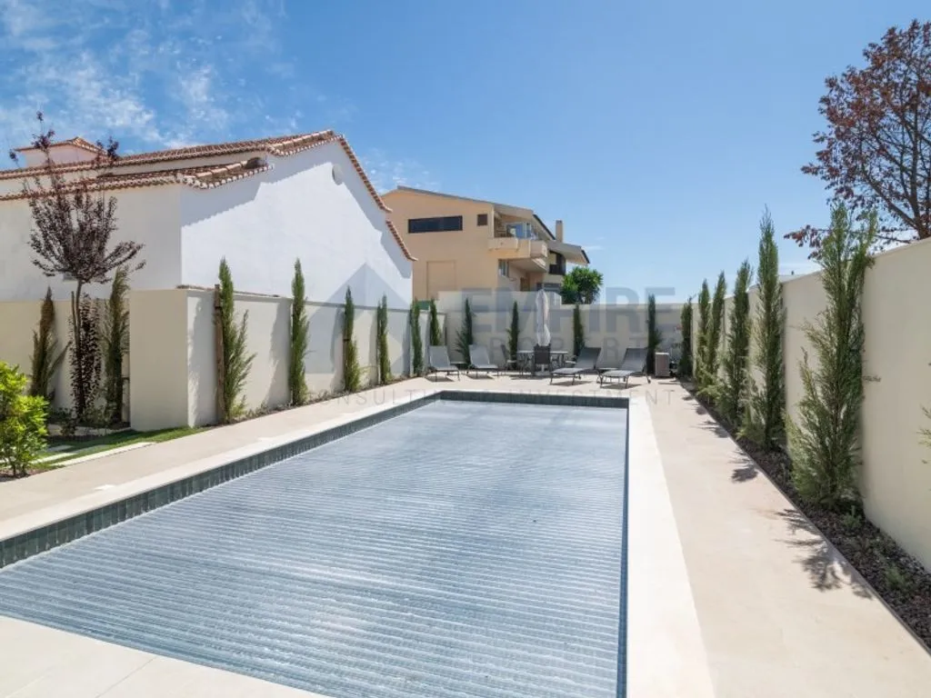 Piscina - Luxury Flat with Ocean Views in Monte Estoril