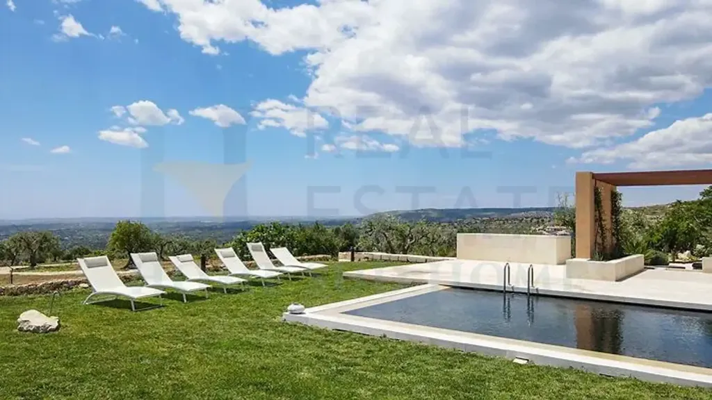 Bassein - Baroque Villa with Pool in Noto