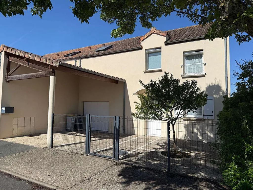 Extérieur - Maison avec Terrasse et Jardin à Saint-Benoît
