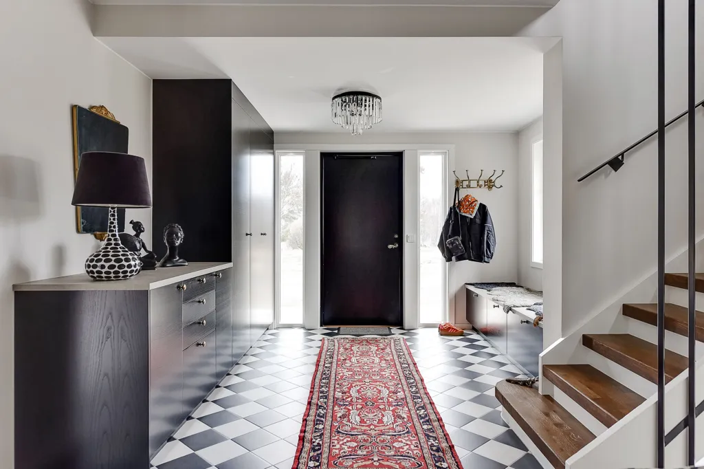 Ingresso - Renovated Villa with Workshop in Degernäs