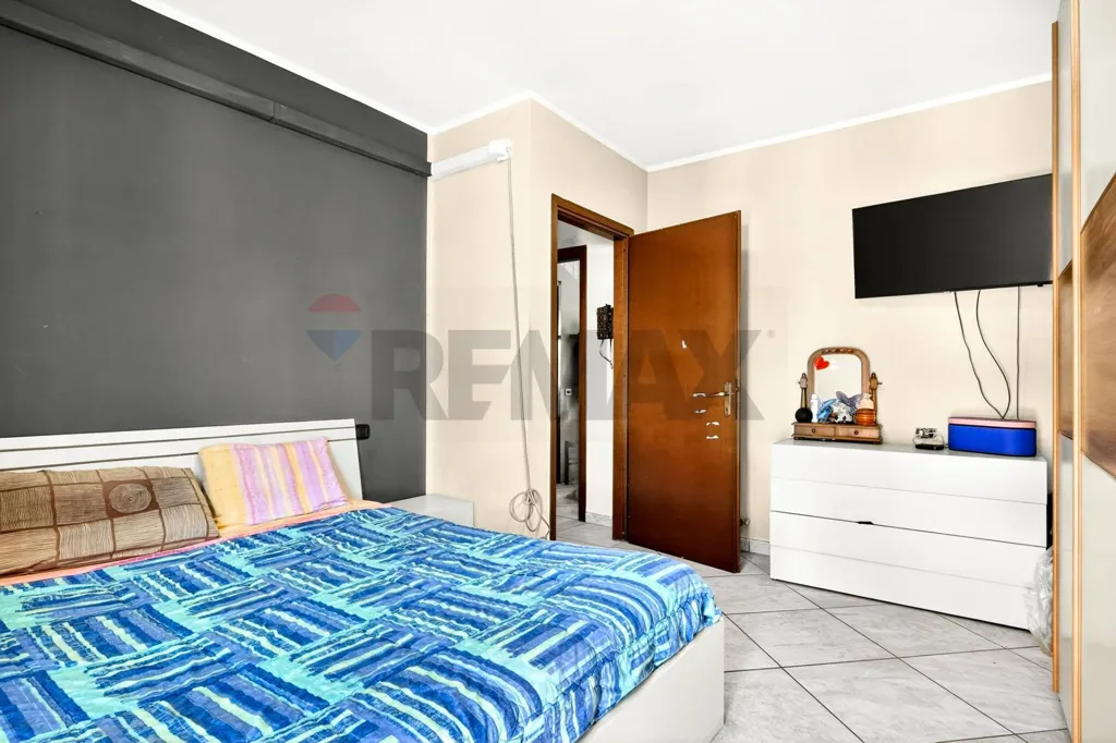 Magamistoad - Modernised Three-Bedroom Apartment, Gorla Minore