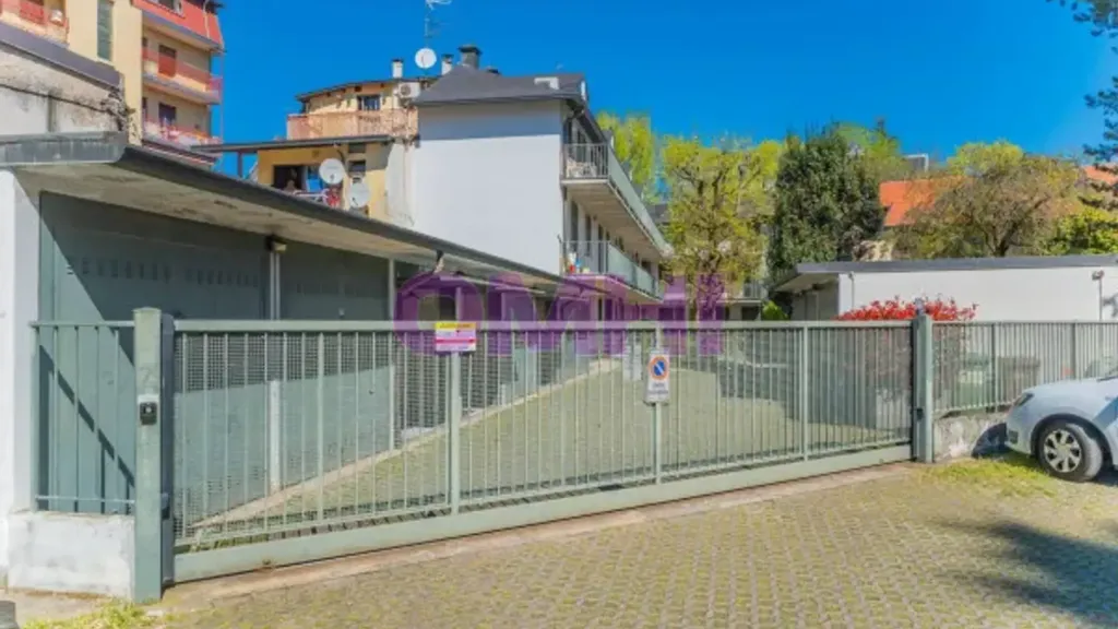 Välivaade - Ground Floor Flat with Balcony in Gallarate