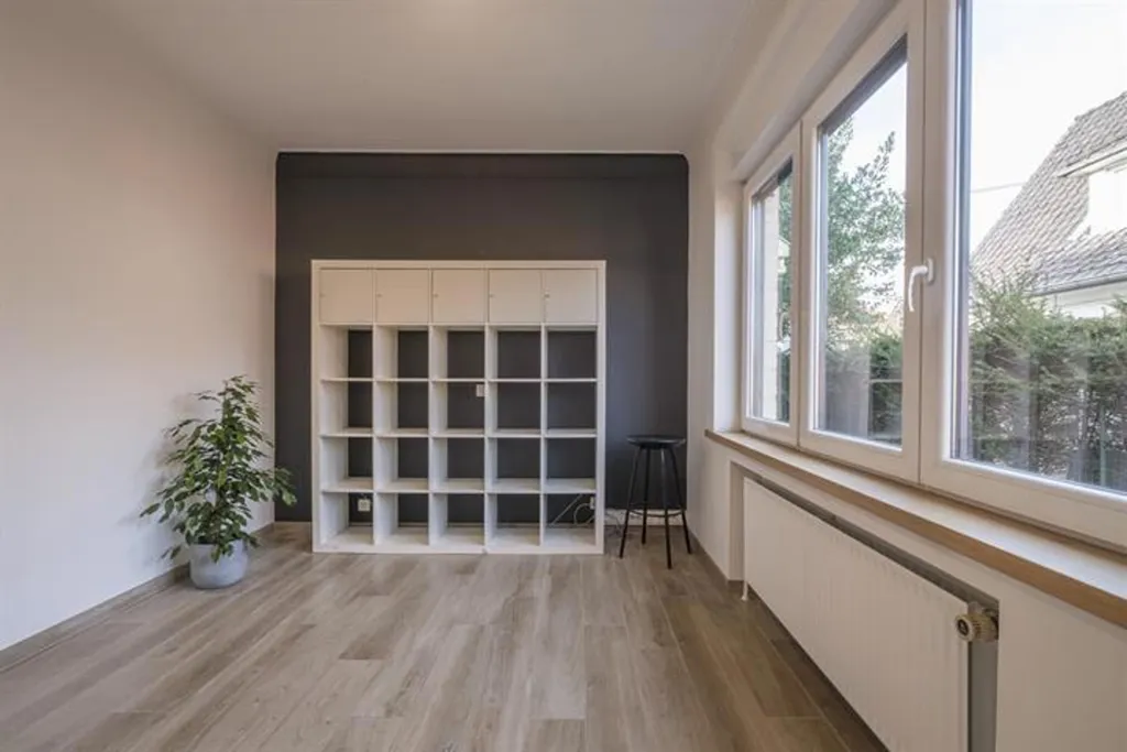 Kabinet - Renovated Villa with Garden in La Hulpe
