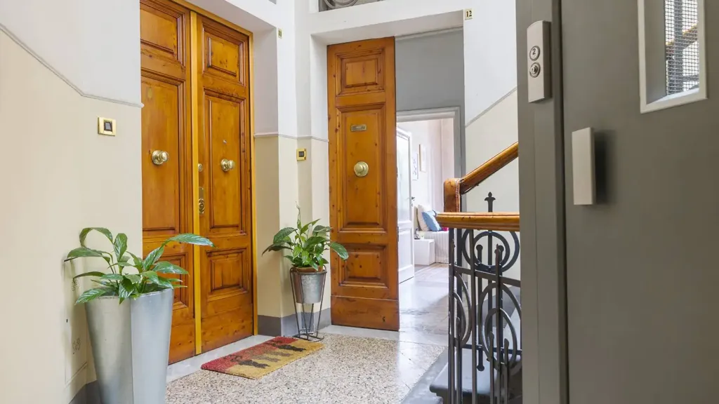 Esik - Florentine Apartment with Terrace in Porta a Prato