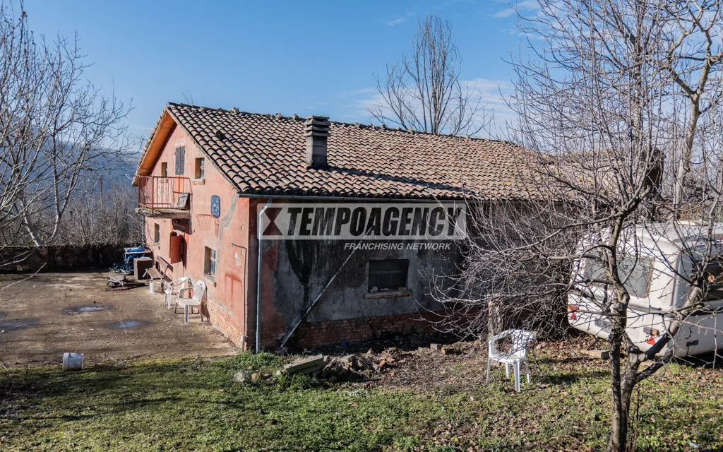Välivaade - Multi-Level Warehouse with Land in Riccò
