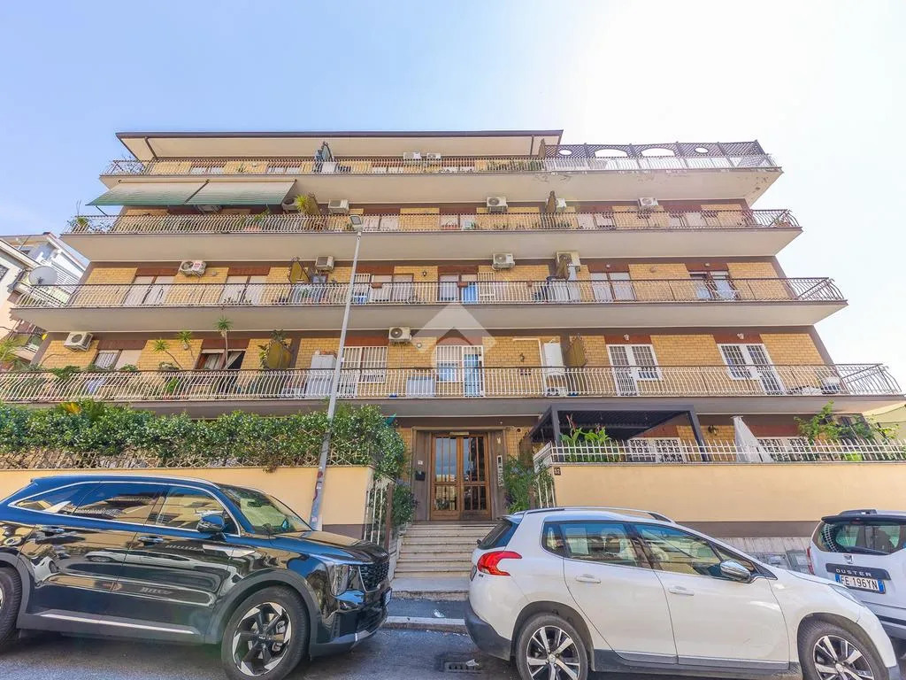 Välivaade - Triplex with Terrace in Torre Maura, Rome