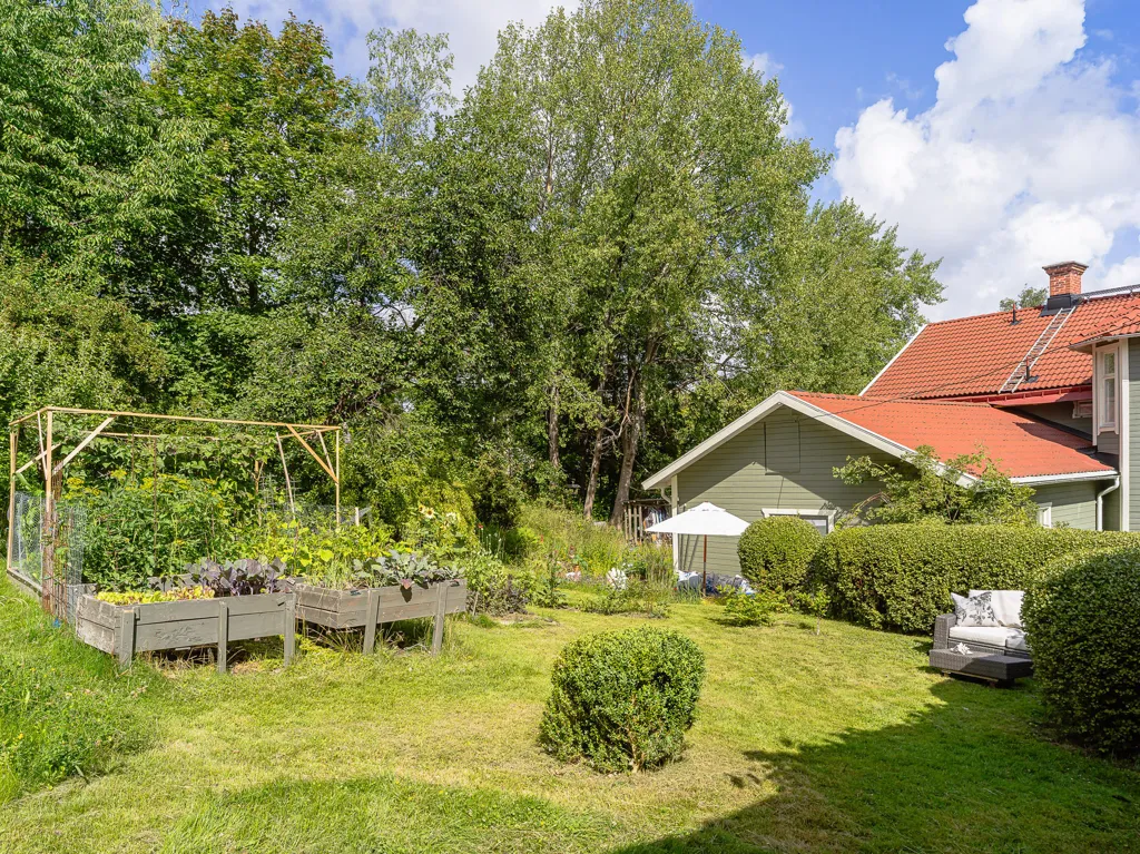 Jardin - Converted Church with Atelier in Gnesta