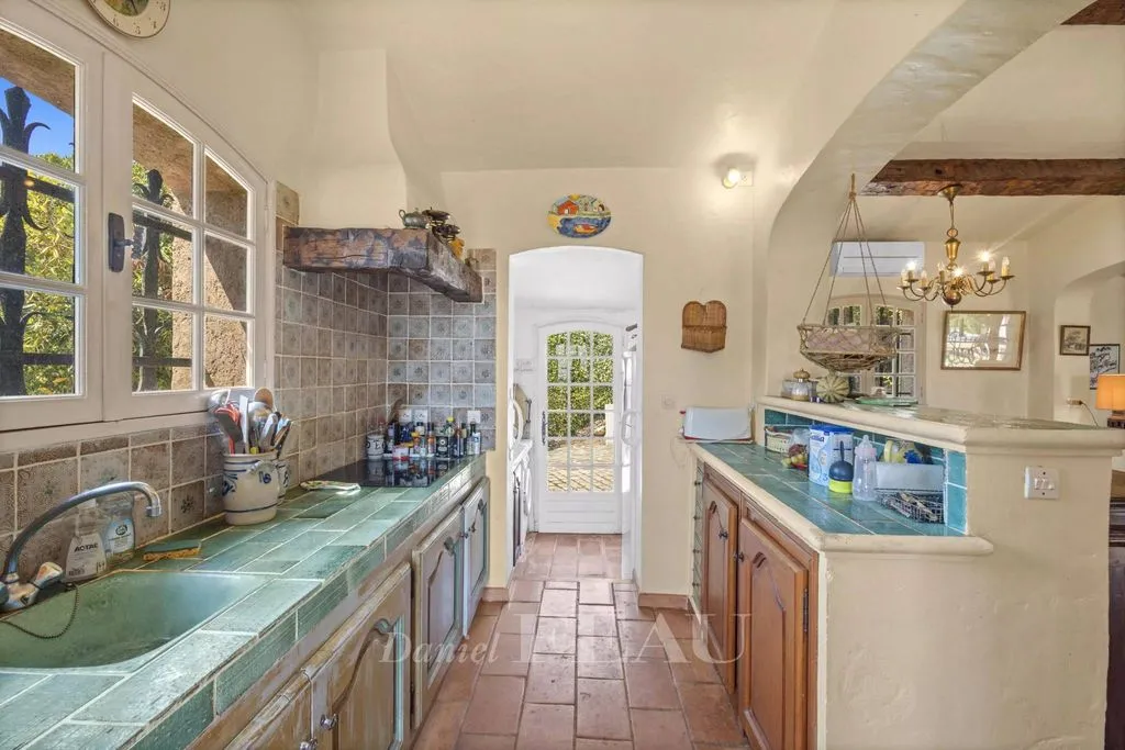 Cuisine - Villa Luxueuse avec Piscine à Grimaud