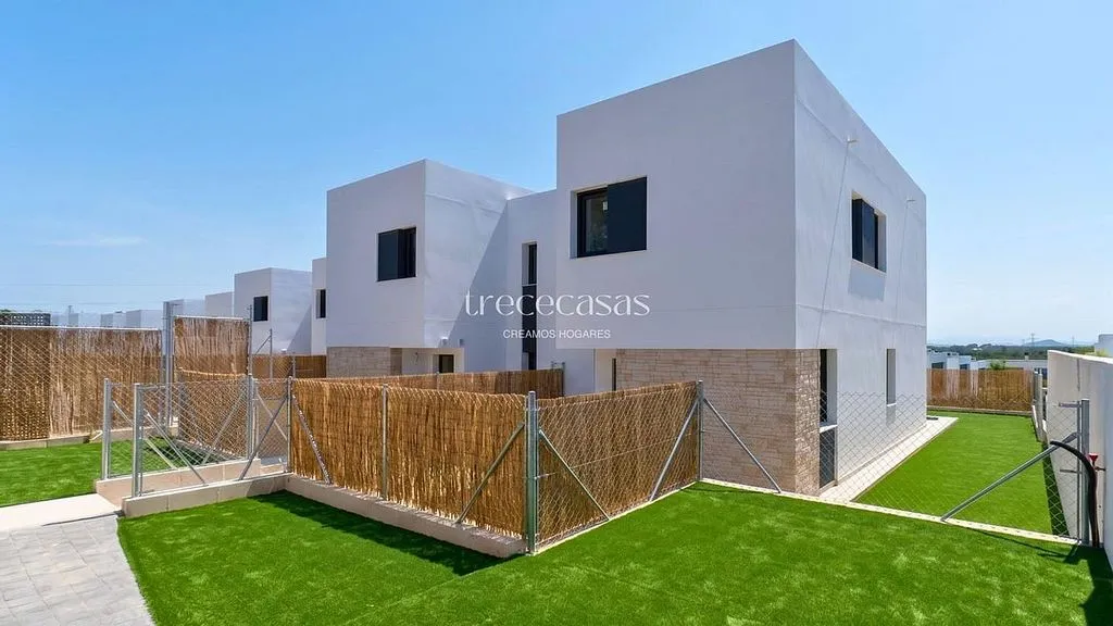 Esterno - Modern Chalet with Pool in Torre en Conill