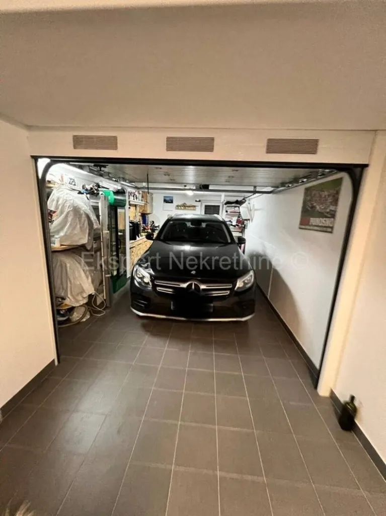 Garage - Luxury Penthouse with Sea View in Trogir