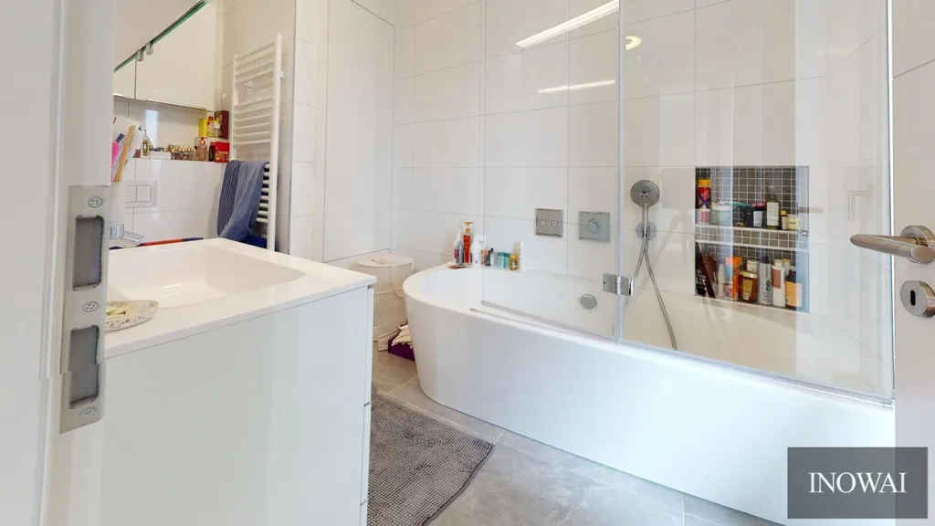 Bagni - 1-Bedroom Apartment with Parking in Luxembourg