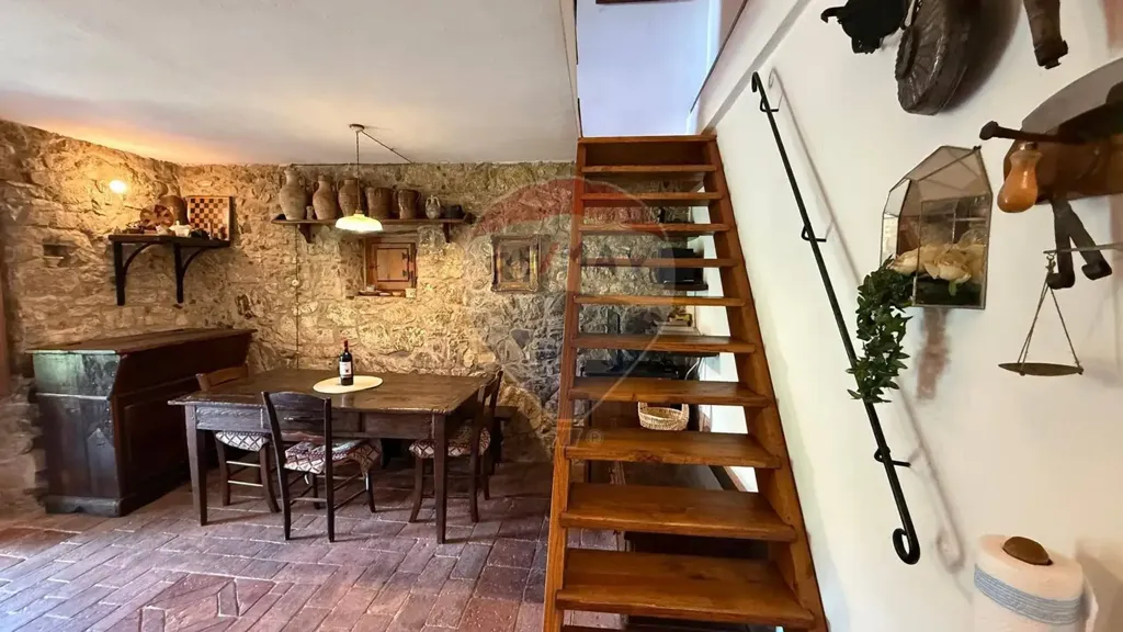 Salle à manger - Rustic Stone Cottage with Panoramic Views in Bagni di Lucca