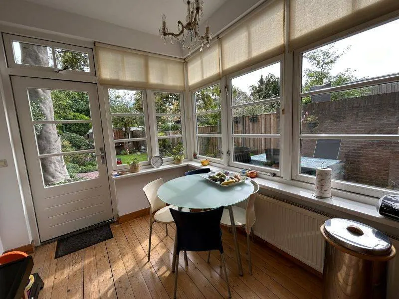 Söögituba - Charmant Corner House with Garden in Eindhoven