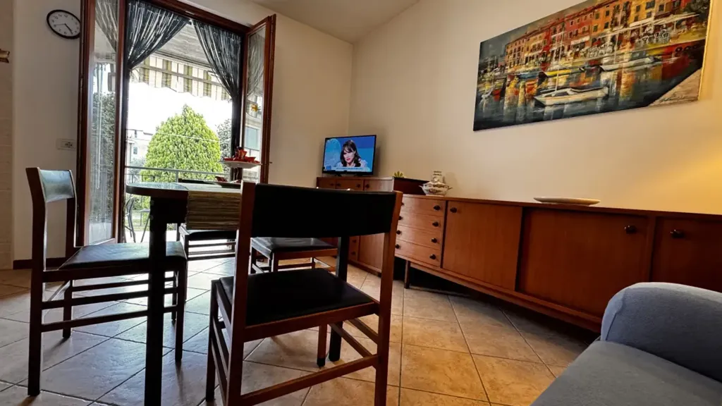Söögituba - Charming Triplex with Panoramic Terrace in Lazise