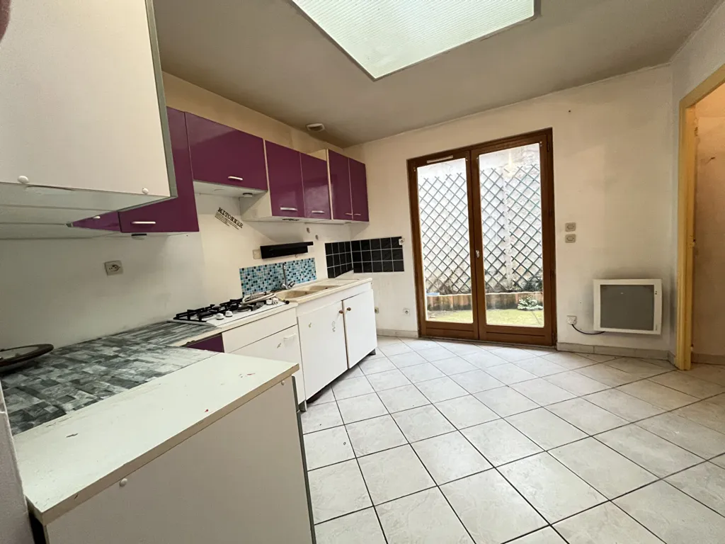 Cuisine - Maison avec Jardin dans un Quartier Paisible à Douai