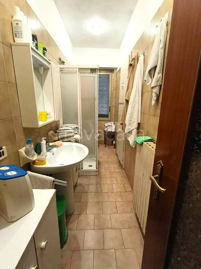Salles de bain - Apartment with Balcony in Sommariva Perno