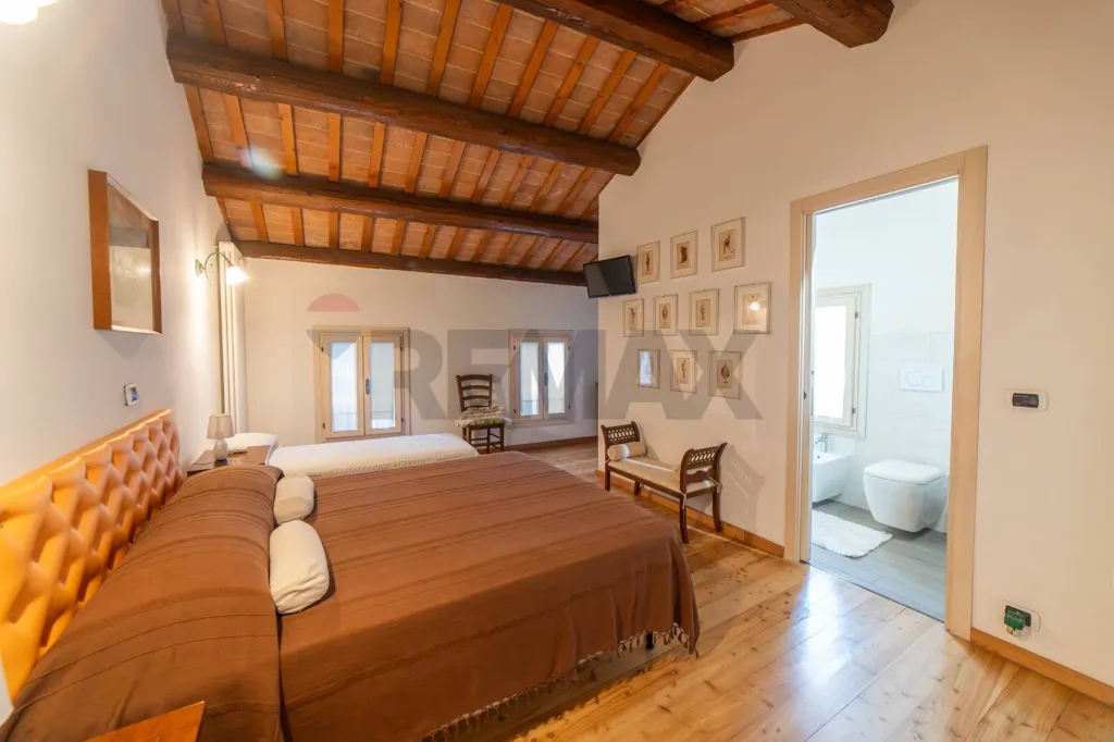 Magamistoad - Rustic House with B&B Potential in Vo'