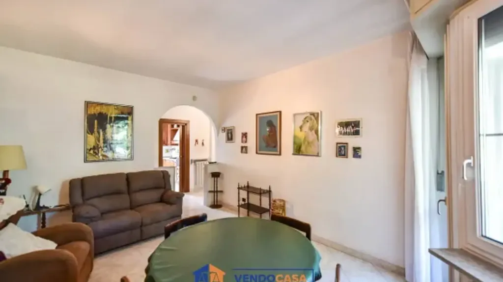 Séjour - Apartment with Garden in Settimo Torinese