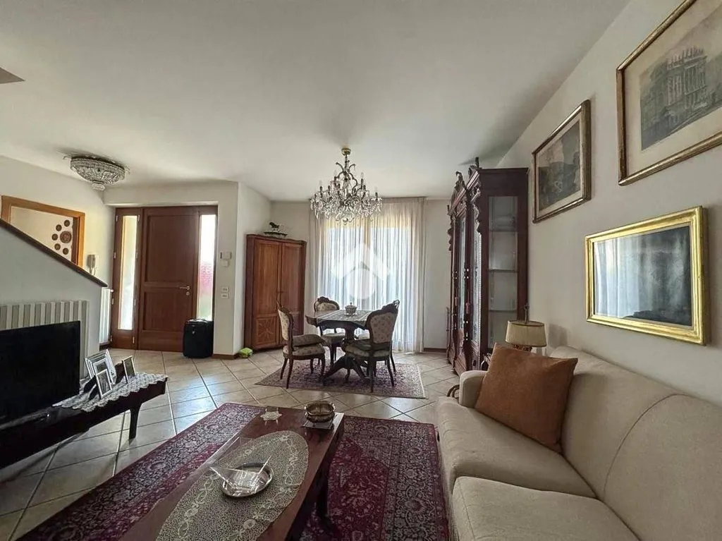 Séjour - Villa with Garden in Due Carrare