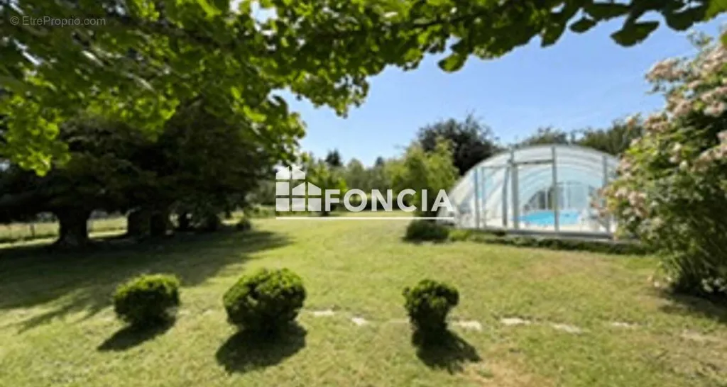 Aed - Charming Longère with Garden in Mansigne