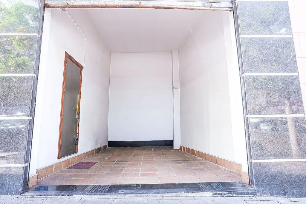 Entrée - Patio House with Terrace in Santa Coloma de Gramenet