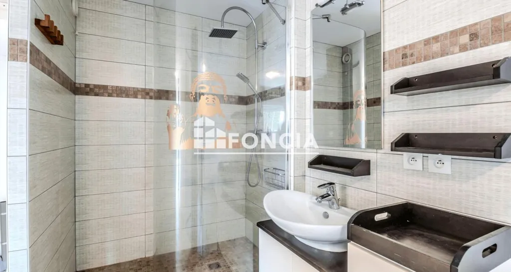 Salles de bain - Appartement en RDC avec Terrasse à Messery