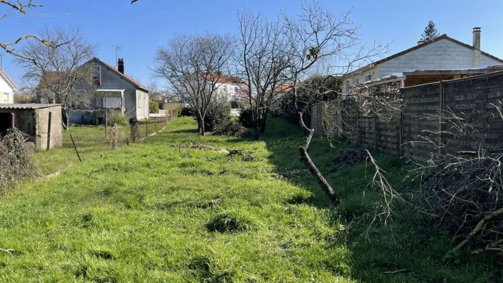 Aed - Land Plot in La Seguinière