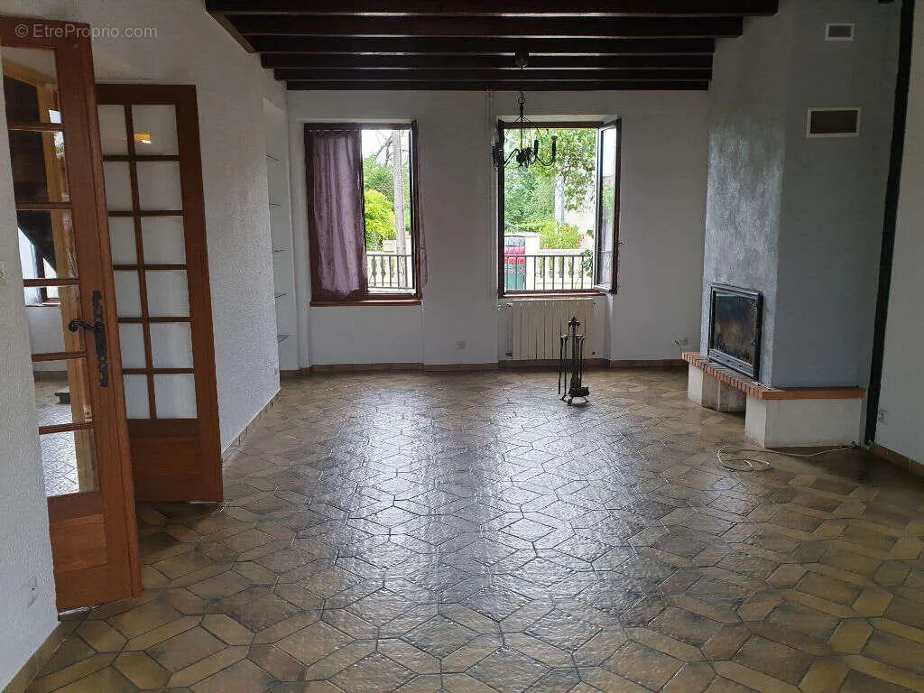 8-room land in Fourchambault