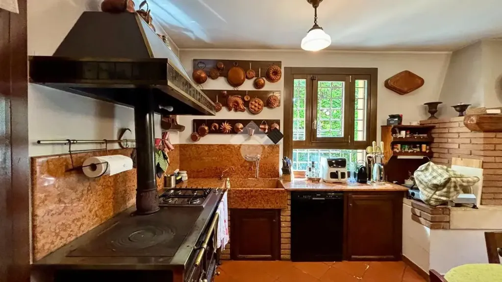 Cucina - Historic Villa with Pool in Sona