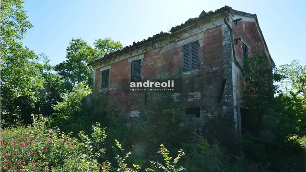 Exterior - Rustic Property with Private Courtyard in Belvedere Ostrense